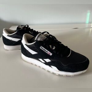 Reebok Nylon Classic Black and White Sneakers Size 6.5